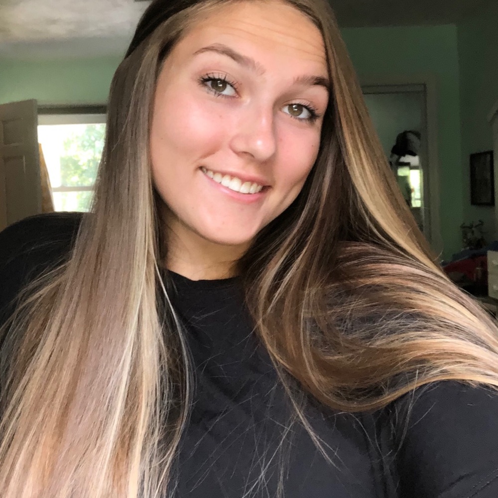 Meet your Posher, Alyssa